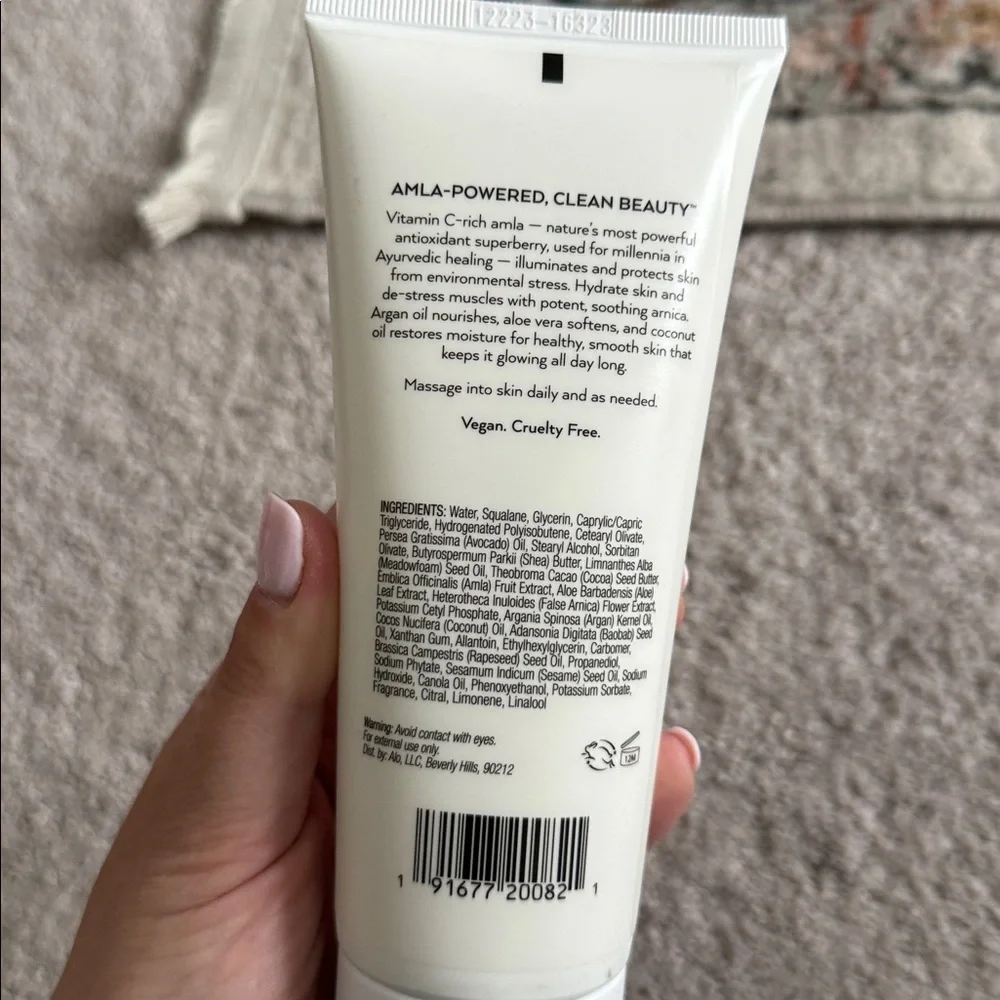 NEW- Alo Superfruit Moisturizing Body Lotion